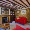 Отель Fab 2 Bed Cotswolds Cottage With Private Courtyard, фото 11