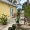 Отель ~ Cozy In-law Apartment Close to Siesta Key ~ в Сарасоте