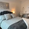 Отель Lavish Suites - Luxury One Bedroom Condo, фото 3