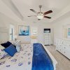 Отель Impeccable Canal-front W/ Lanai & Caged Pool 4 Bedroom Home, фото 3