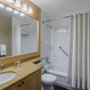 Отель Whistler Village Inn And Suites, фото 9