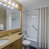 Отель Whistler Village Inn And Suites, фото 26