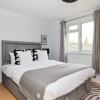Отель The Chiswick Escape - Lovely 2bdr House With Garden, фото 6