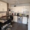Отель Super Comfy Apartment - Devon - A38 - Sleep 4pers, фото 23