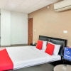 Отель OYO 11614 Hotel VVIP Stays, фото 25