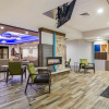 Отель Comfort Inn & Suites, фото 2