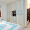 Отель This large apartment is located on the ground floor, has a beautiful garden and a spacious terrace o, фото 8