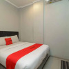 Отель RedDoorz Plus near Radio Dalam 3, фото 3
