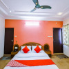 Отель OYO 13935 Party House, фото 10