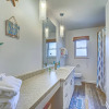 Отель Arlington Park Beautifully Renovated Home, фото 18
