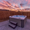 Отель Of Wine & Gods - Hot Tub, Bbq And Fire Pit! 3 Bedroom Home by RedAwning, фото 10