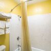 Отель Econo Lodge Inn & Suites, фото 10
