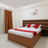 Отель OYO 578 Red Velvet Suites Vaccinated Staff, фото 19