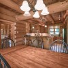 Отель Executive Plus 44 - Majestic log Chalet With hot tub Sauna Heated Pool and Close to Activities, фото 6