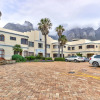 Отель Studio in Camps Bay - 40m From Beach, фото 11
