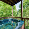 Отель Bear Pause 4 Bedroom Home with Hot Tub, фото 11