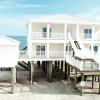Отель Shamrock Shores Bottom Floor - Large gulf front deck and a private sea wall for fishing! Rent as a 4, фото 9