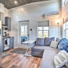 Отель Splendid Tiny Home With Fire Pit ~ 2 Mi to Lake!, фото 2
