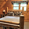 Отель Bear Pleasures 2 Bedrooms 2 Bathrooms Cabin, фото 1