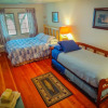 Отель Lake Ripley Lodge w Lake Front Rooms, Grand Porch, Kayaks & Paddleboard, фото 11