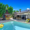 Отель Banana Cabana Palm Springs Three Bedroom House, фото 15