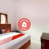 Отель OYO 2978 Karanggoso Indah Hotel, фото 2