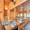 Отель Rivers Edge, 3 Bedrooms, Sleeps 8, On Stocked Stream, Hot Tub, Grill, фото 9