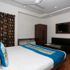 Отель OYO 10433 Hotel Meenakshi, фото 6