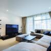 Отель Veeve  - Luxury 2 Bedroom Apartment - Chelsea Bridge Wharf, фото 2