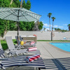 Отель Banana Cabana Palm Springs Three Bedroom House, фото 17