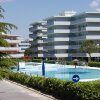 Отель Appartamenti Valbella con piscina в Бибионе