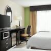 Отель Holiday Inn Express & Suites I-26 & US 29 at Westgate Mall, фото 3