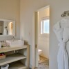 Отель Hermanus Lodge on the Green, фото 8