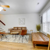 Отель Contemporary Townhome ~ 7 Mi to Dtwn Raleigh!, фото 13