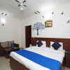 Отель K V Complex by OYO Rooms, фото 16