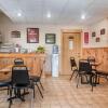 Отель Rodeway Inn Lake George Outlets, фото 19