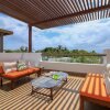 Отель Impressive House Perfect for Large Groups Rooftop Sunbeds Hot Tub Close to the Beach в Акумали