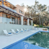 Отель Villa Breeze & Villa Coco by Konnect Avlaki Beach, фото 1
