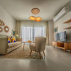 Отель Vesta - Superior APT - 2BR - Swan Lake, фото 1