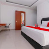 Отель RedDoorz Premium @ Gandaria Jagakarsa, фото 24