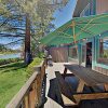 Отель Incredible Lakeside Oasis W/ Private Dock 4 Bedroom Home, фото 22