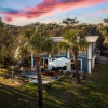 Отель Sandpiper by Avantstay Gorgeous Beachside Home w/ Spacious Yard & Chic Design, фото 2