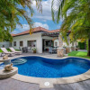 Отель Spacious 3 bedroom villa with private pool and jacuzzi, фото 12