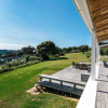 Отель Peaceful Picnic Bay - Surfdale Holiday Home, фото 12