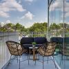 Отель Domio Museum District Spacious 2br Roof Lounge/Bbq Grills, фото 13