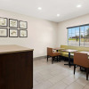 Отель Comfort Inn & Suites High Point - Archdale, фото 5