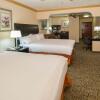 Отель Holiday Inn Express and Suites Bakersfield Central, an IHG Hotel, фото 5