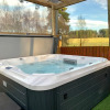 Отель Lovely Semi-rural Caravan & Hot Tub - Sleeps Fam 6, фото 15