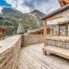 Отель Chalet Iseran - Chalets pour 15 Personnes 10, фото 22