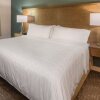 Отель Staybridge Suites Houston East - Baytown, an IHG Hotel, фото 21